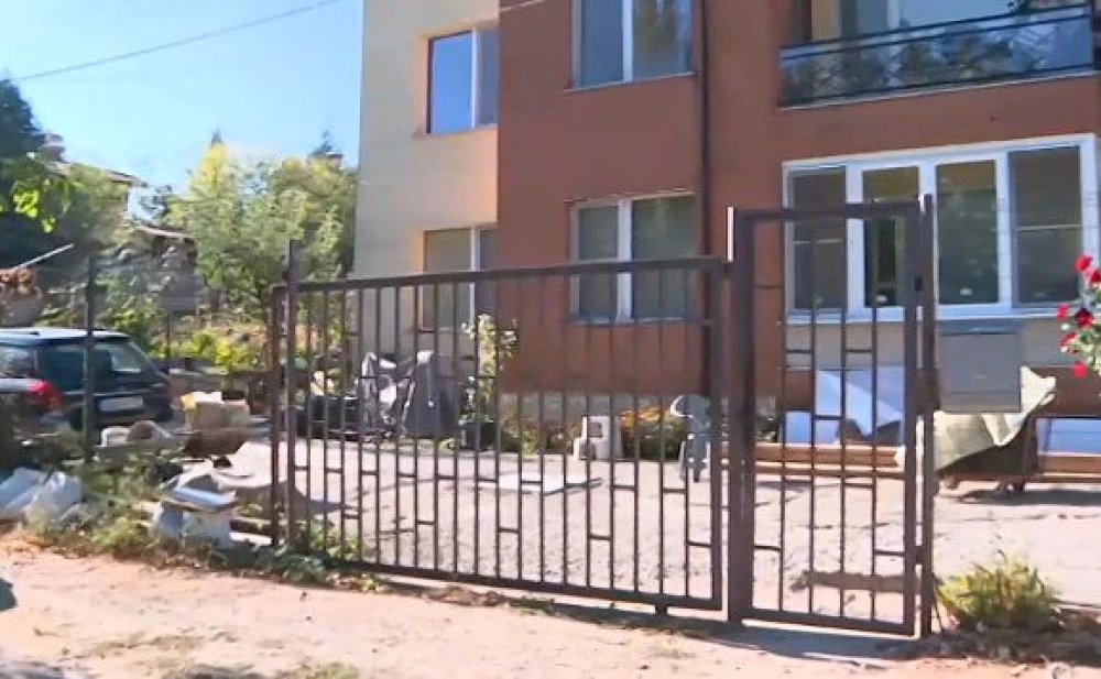 Стоматолог е била жената, намерена мъртва в дома си, заедно със съпруга си