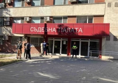 Сигнал за бомба отложи делото за катастрофата с Лютви Местан