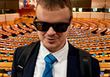 „Фотография без зрение: Незрящият Дилян Манолов показа своя поглед към Пловдив и света