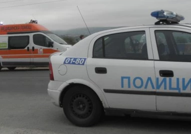 Тежка катастрофа с ТИР и бус край Пазарджик, жена е в болница