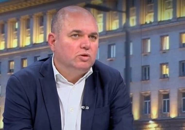 Владислав Панев: „Инфлационният чек от 50 евро е капка в морето