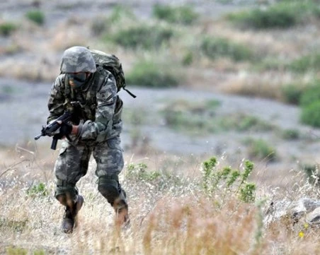 Беларус провежда военни учения на границата с ЕС