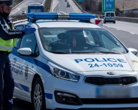 Катастрофа затруднява движението при км 245 на АМ 