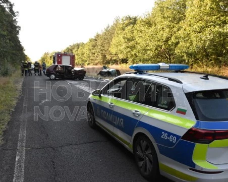 Двама загинаха при тежка катастрофа по пътя за Маказа, поне петима са ранени