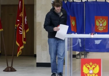 Управляващата партия печели изборите в Русия