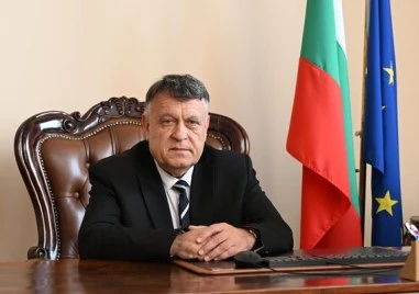 Вкарват исторически въпроси за Възраждането, Първата и Втората световна война в теста по литература след 10-и клас