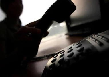 Все още действаща схема: 75-годишна жена даде 3500 евро на телефонни измамници