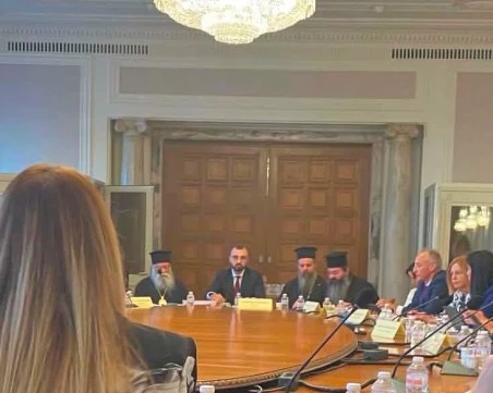 Айлин Пехливанова: Класната стая е обща, това не е парламент