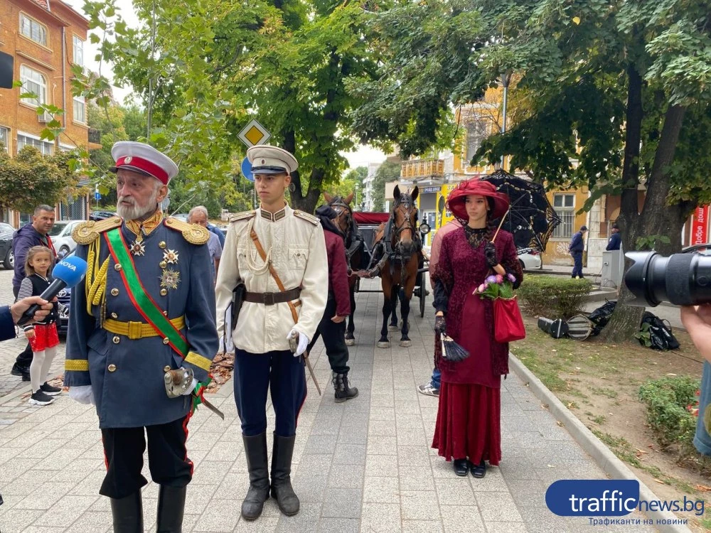 С възстановка и тържествена церемония Пловдив отбеляза Независимостта на България СНИМКИ+ВИДЕО