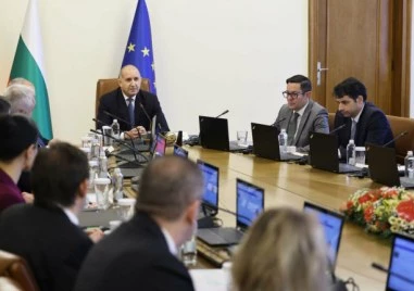 Радев: Пълна забрана за реклама на хазарта, градовете ни приличат на Лас Вегас