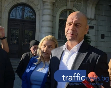Костадин Димитров дойде при протестиращите: Търсим диалог, предложихме цена за откупуване на имота на Марица