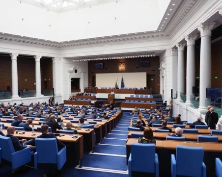 Парламентът отмени забраната за износ на нефтопродукти