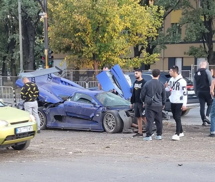 Суперкола се размаза в София