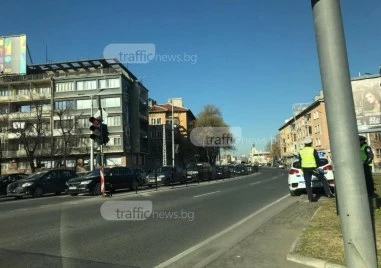 Задържаха мъж в зомби поза край Водната палата, арестуваха и мъртвопияни зад волана