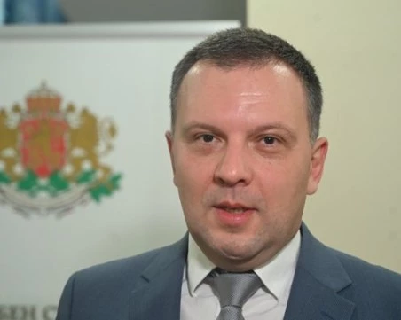 Правосъдният министър Николай Найденов: Приемам магистрати в кабинета си и те споделят за натиск