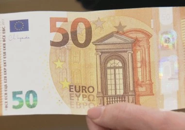 Кой ще получи по 50 евро еднократна помощ за скъпите горива?