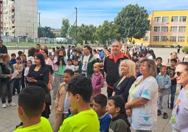Откриха обновения физкултурен салон в ОбУ „Пенчо Славейков