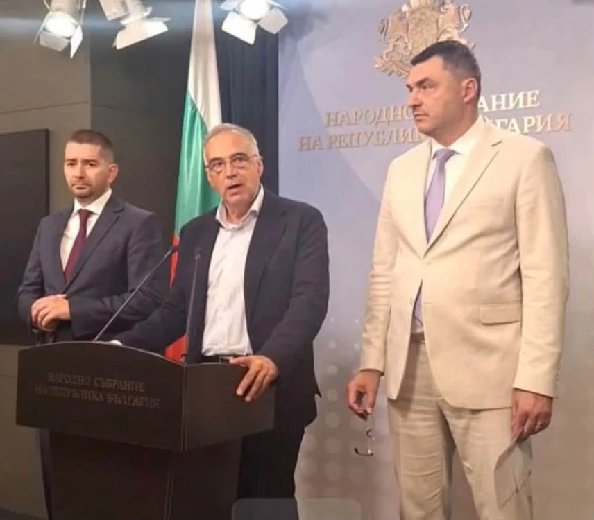 Спасяването на редник Райън! Владо Николов, Антон Кутев и Слави Георгиев бранят Йотова в парламента