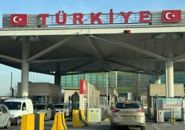 Интензивен е трафикът за товарни автомобили към Турция