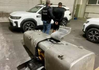 Криминално порявен тираджия е задържан при опита да прекара дрога за 2,2 млн. евро СНИМКИ
