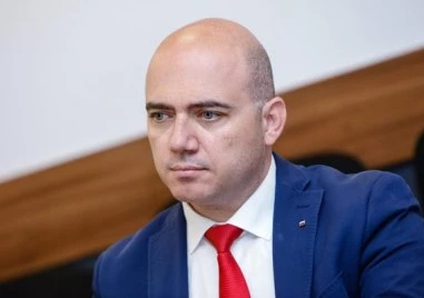 Илин Димитров: Променяме закона - половината от туристическите данъци ще отиват за реклама