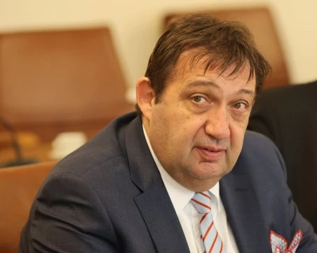 Шишков: Ще проверяваме не само обществените поръчки, а и строителството на пътищата