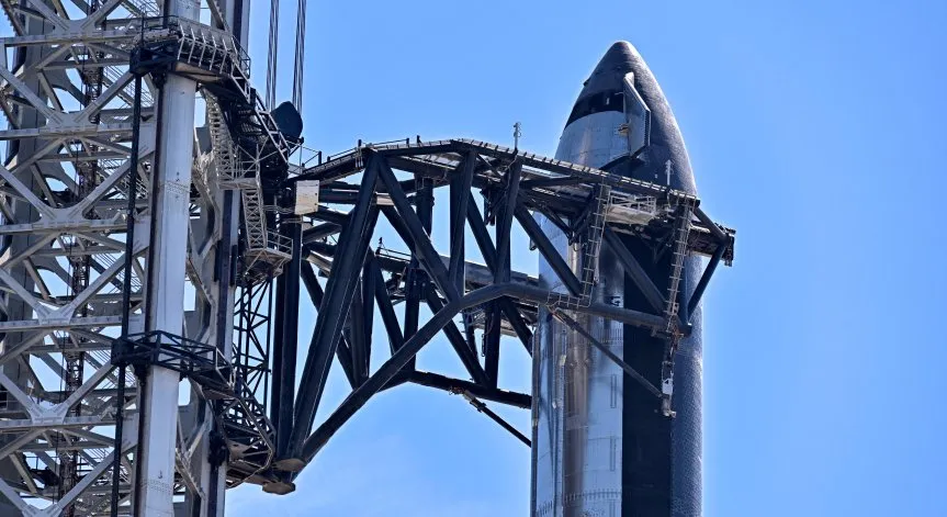 Starship на SpaceX с исторически опит да изведе в Космоса 26 спътника