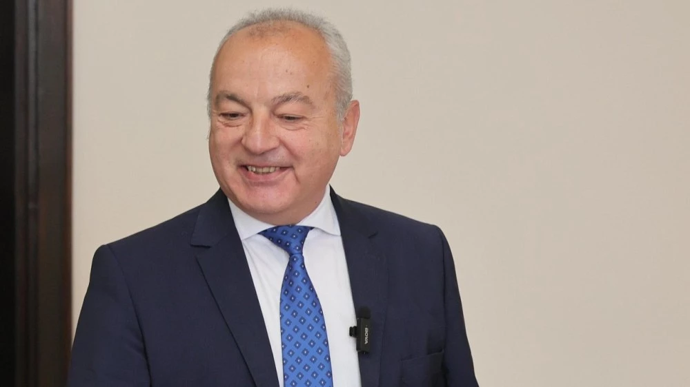 Гълъб Донев: Не посягаме на домашната ракия, няма кой да проверява за подарена бутилка
