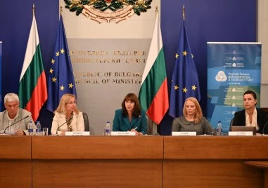 59 вида помощи по 8 закона: Искат социалната система да стане по-разбираема