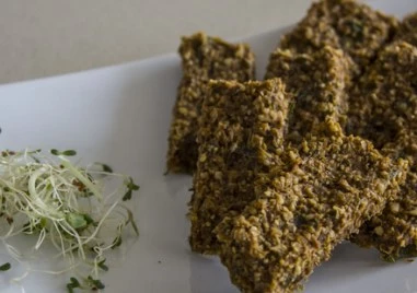Хрупкави крекери с елда и кашу – вкусна и питателна закуска
