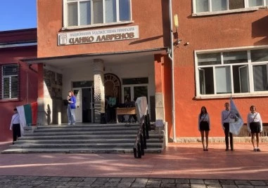 Художествената гимназия в Пловдив с голяма изложба за 50-ия си рожден ден