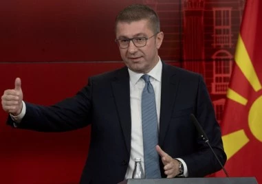 Мицкоски отказва да говори с Румен Радев, иска ЕС