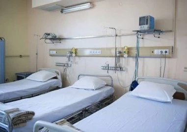 Над половината българи си доплащат за здраве