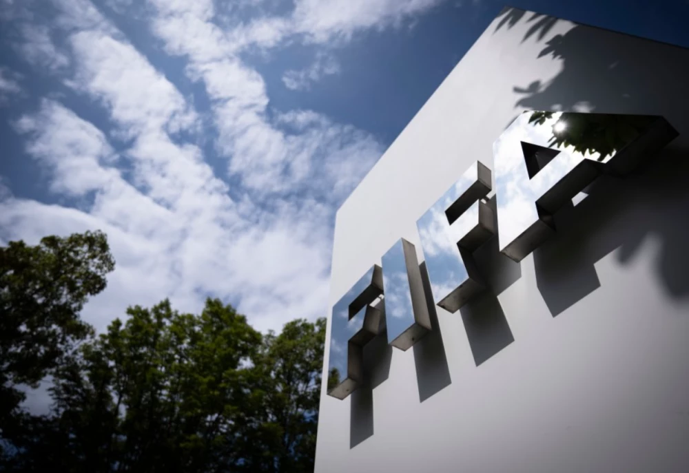 ФИФА към УЕФА: Правят внушения за лична облага на Инфантино