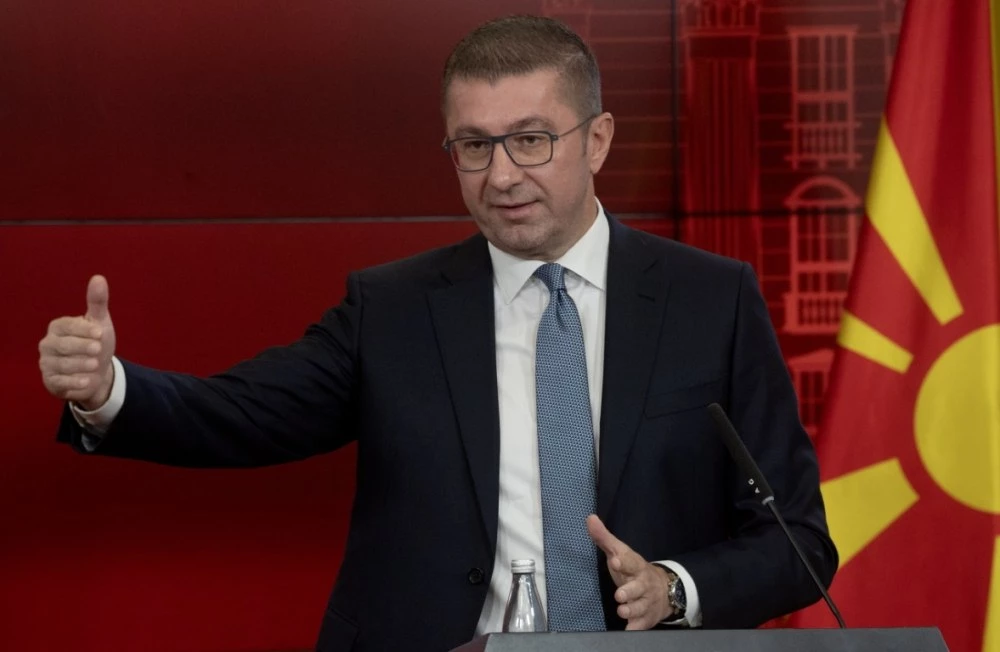 Мицкоски отказва да говори с Румен Радев, иска ЕС