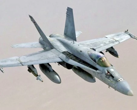 Румъния вдигна два F-18 заради дрон край границата с Украйна