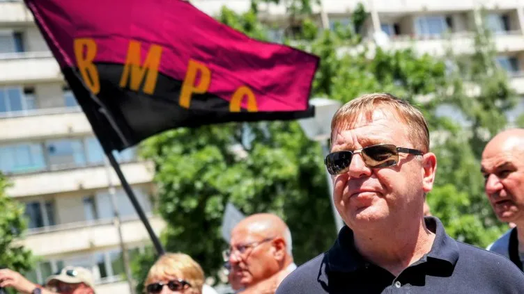 Каракачанов официално покани Мицкоски у нас да посрещне останките на цар Самуил