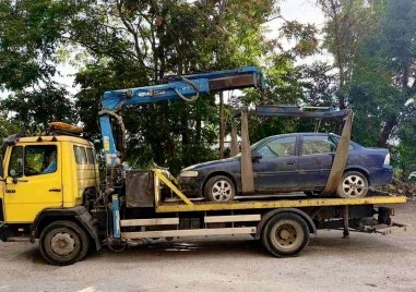 Премахват излезли от употреба автомобили от улици в „Източен