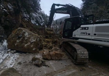 Голямото свлачище в Родопите: Какво се случва с участъка между Смолян и Пампорово?