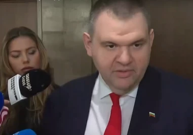 Пеевски: Ако покажат 36 фактури за мои полети, платени от фирма, подавам оставка като лидер на ДПС