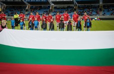 Исландия не остави никакви шансове на националите