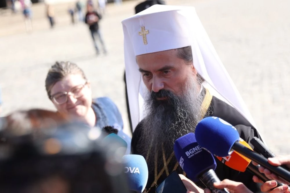 Патриарх Даниил: Днес посрещаме костите на своя владетел цар Самуил в България, за която той отдава живота си