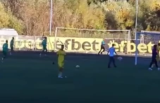 Драма в Смолян! Подгониха пловдивски съдия след като даде дузпа, изведоха го с полиция ВИДЕО
