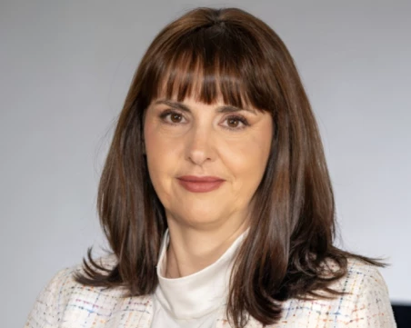 Министър Ефремова: Ще предложа МРЗ да бъде с максималния размер 672,80 евро