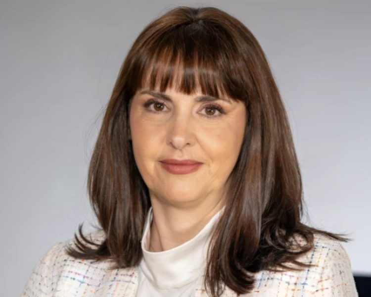 Министър Ефремова: Ще предложа МРЗ да бъде с максималния размер 672,80 евро