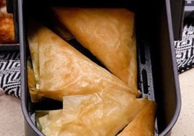 Банички със сирене в еърфрайър