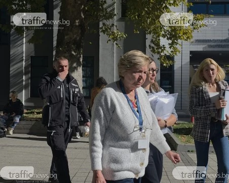 Полиция изнесе папки от ревматологията в Пловдив, акцията продължава и в нефрологията ВИДЕО