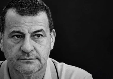 Близки и приятели си вземат сбогом с Илиян Филипов днес на Рогошко шосе