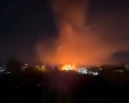 Пожар пламна в 3 къщи в София