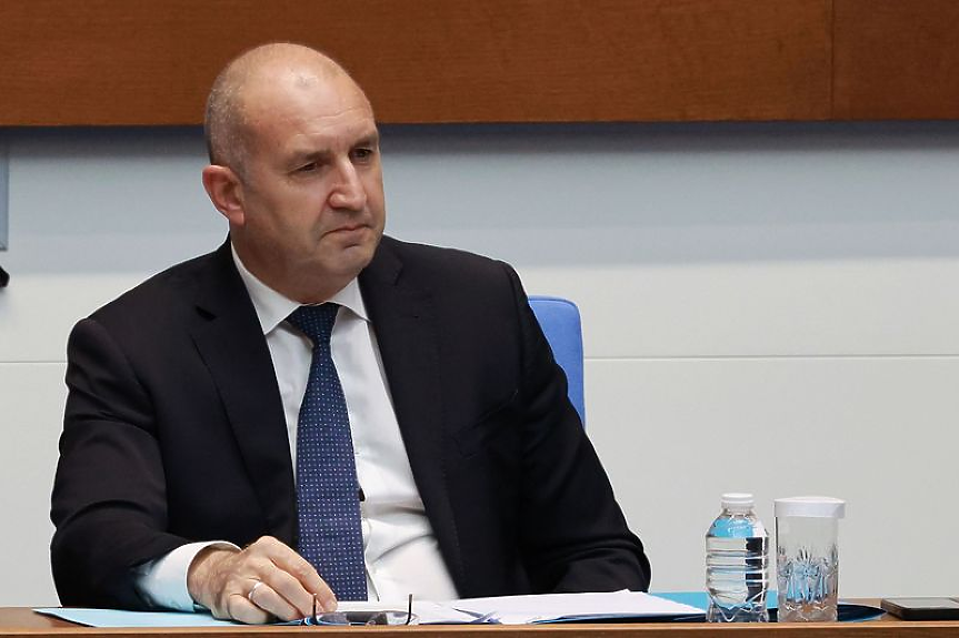Проф. Огнян Минчев: Радев уверено върви към бърз провал